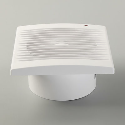 Anbau eines Kanalventilators zur Kontrolle des Inline-Luftstroms aus Kunststoff und Verbesserung der Leistung
