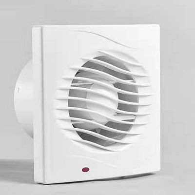 Anbau eines Kanalventilators zur Kontrolle des Inline-Luftstroms aus Kunststoff und Verbesserung der Leistung